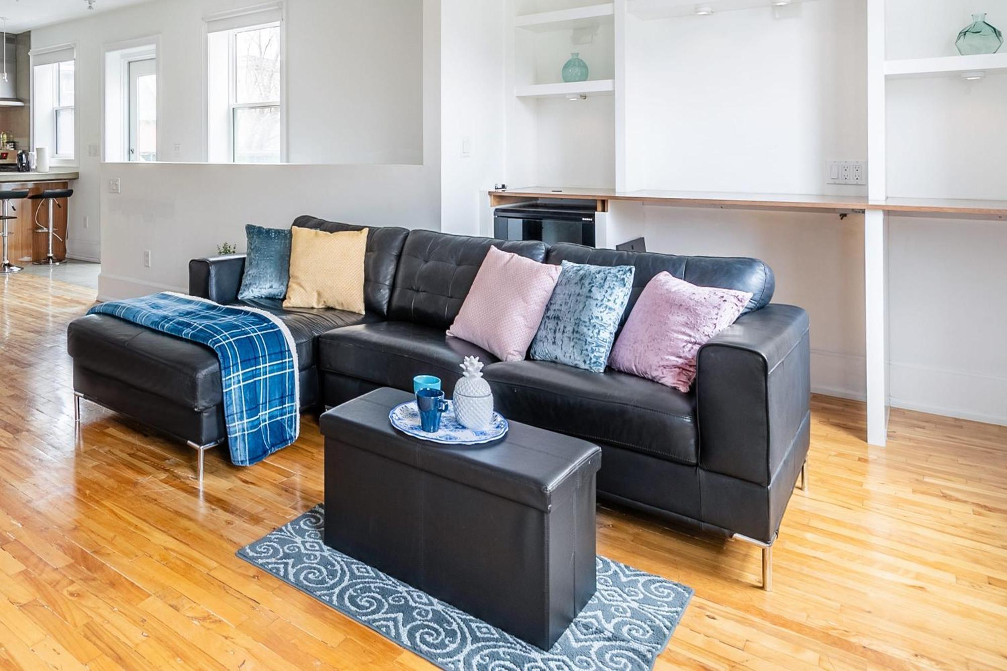 Modern 2 Bedroom Condo - Heart Of Leslieville Toronto Luaran gambar